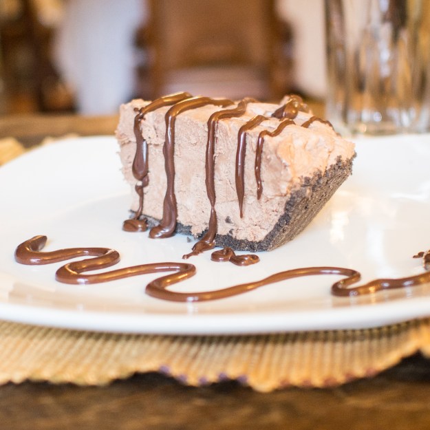 Chocolate Hazelnut Cream Pie Easy no bake chocolate hazelnut cream pie